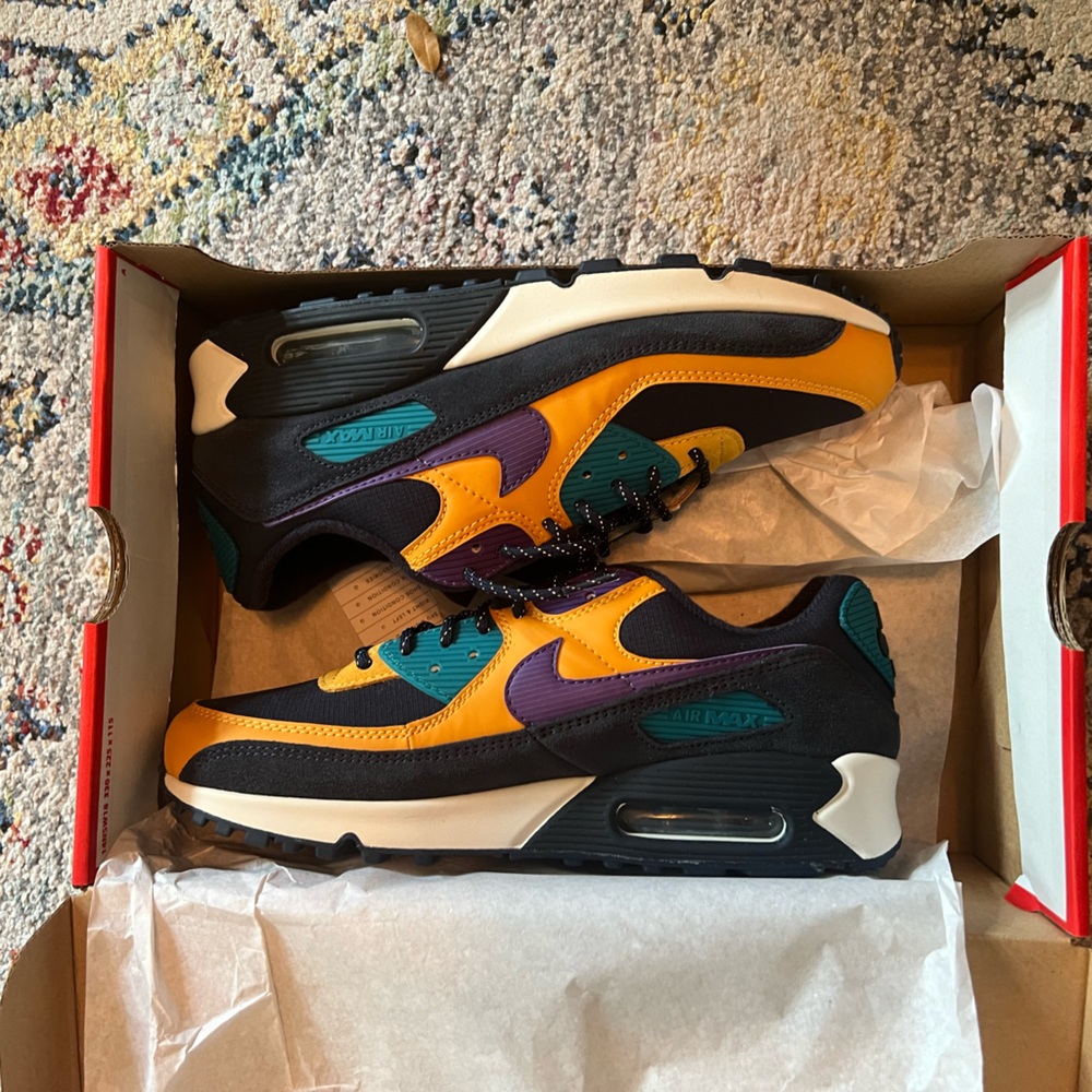 Men’s Air Max 90 - worn once. Perfect condition.